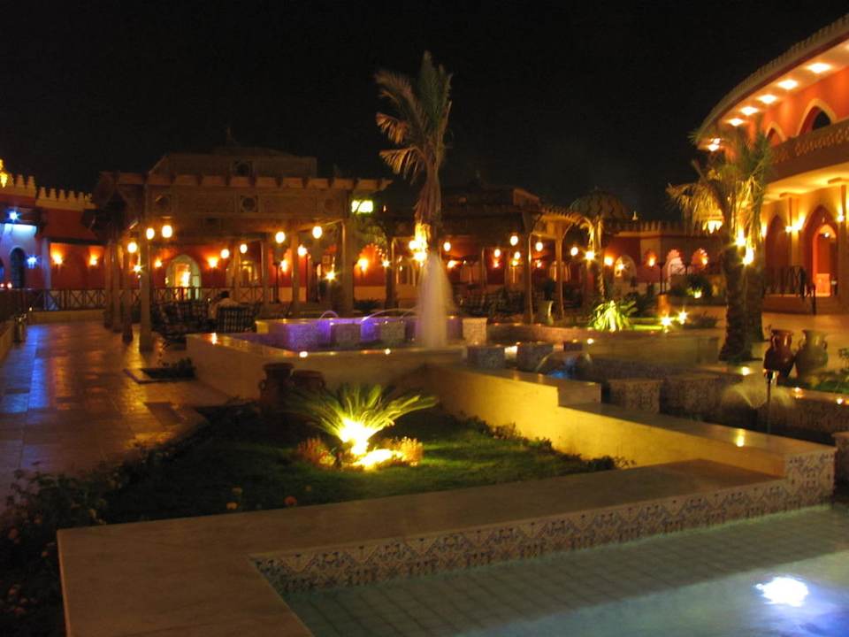 Bei Nacht Pickalbatros Alf Leila Wa Leila Resort - Neverland Hurghada