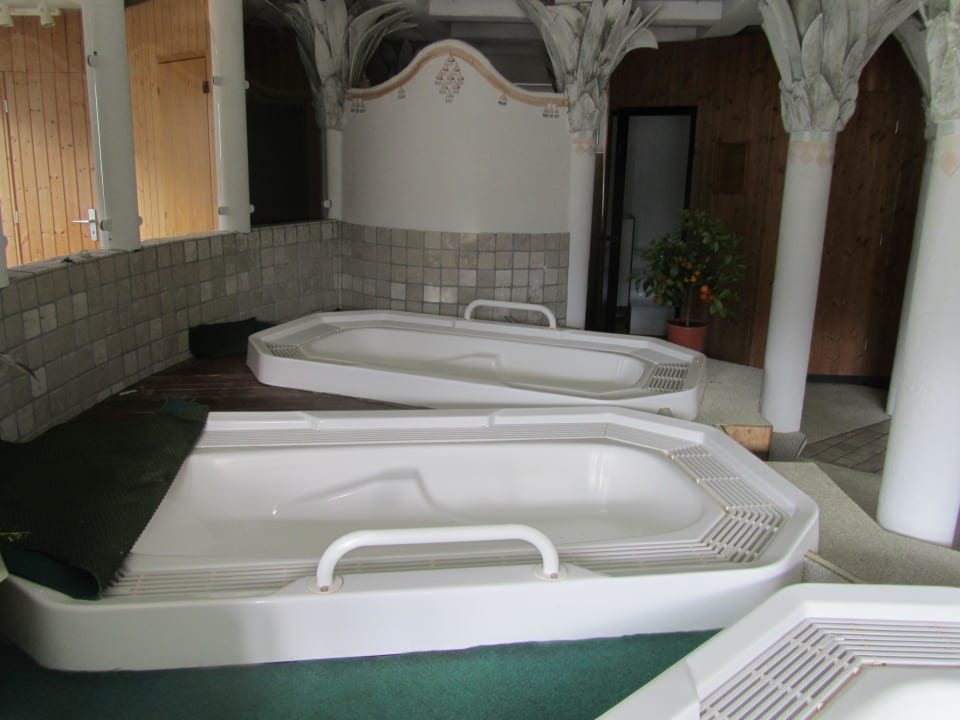 Alle drei Sprudelwannen sind kaputt Hotel Walliserhof - The Dom Collection
