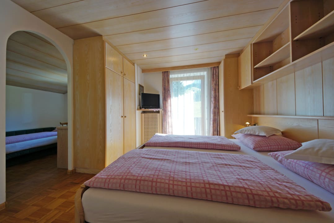 Zimmer Hotel & Pension La Müda