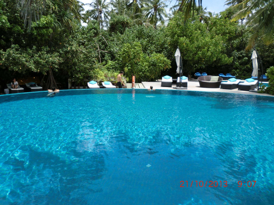 Pool ROBINSON MALDIVES