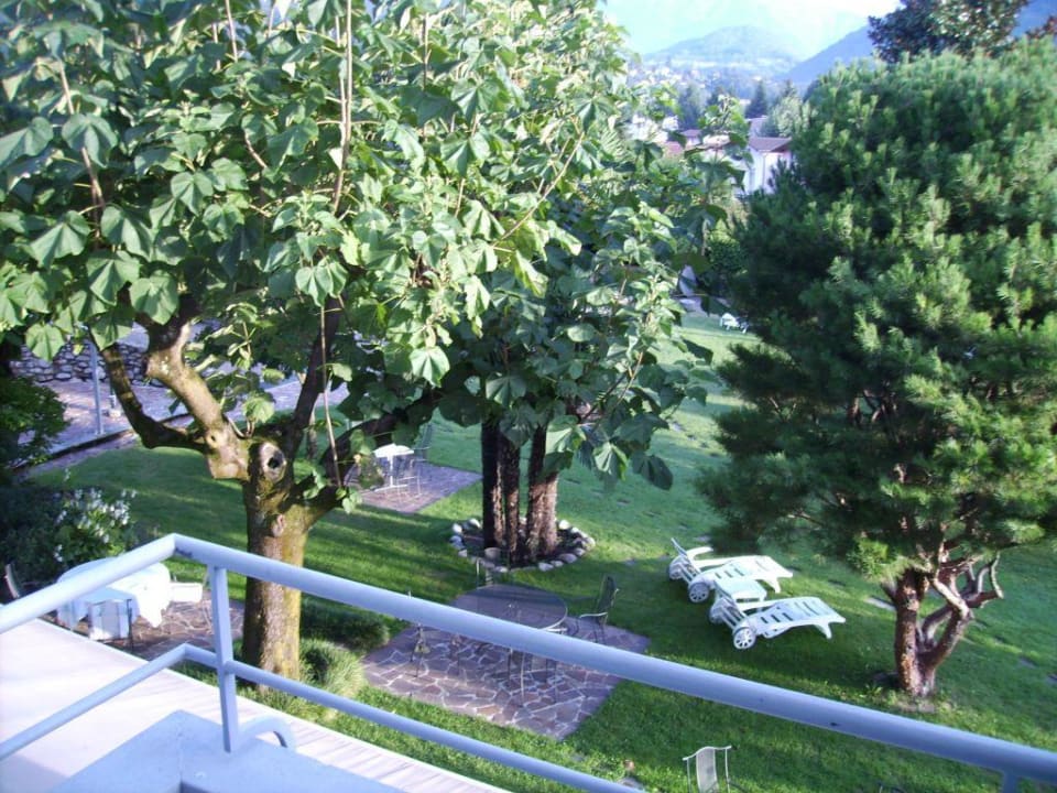 Gartenansicht vom Zimmerbalkon Hotel Albergo Gardenia