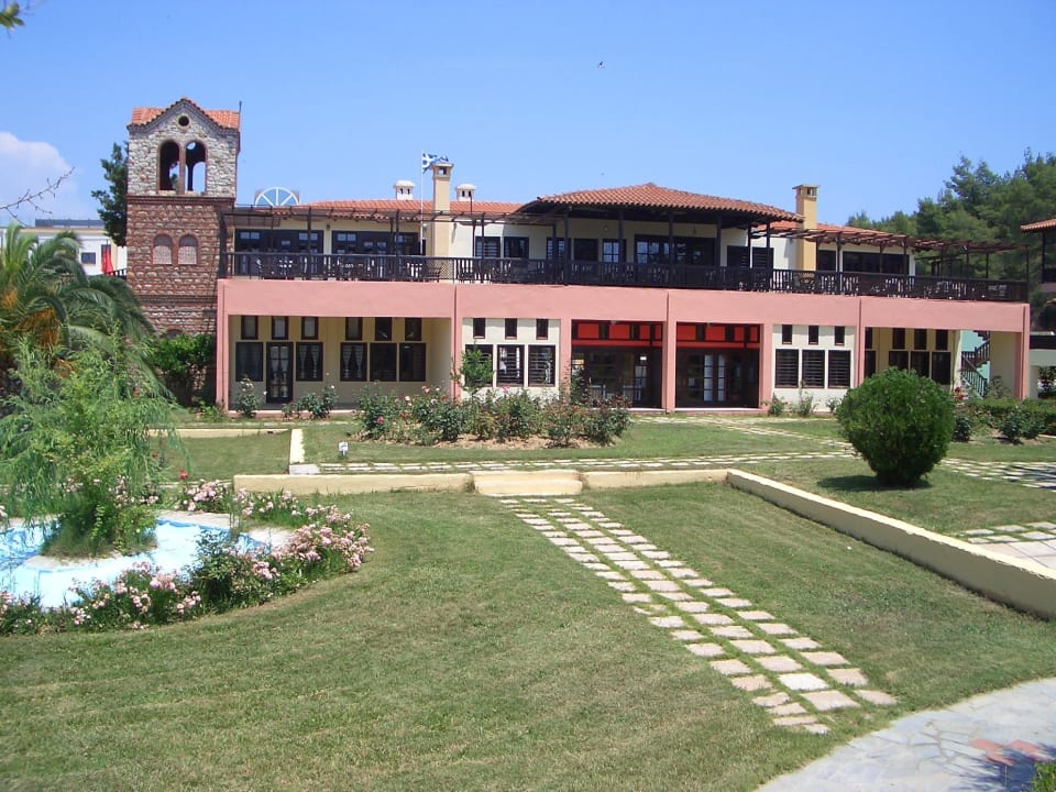 Eingang und Bar Simantro Resort