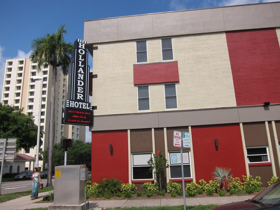 Außenansicht von der Straße Hotel Hollander St. Petersburg