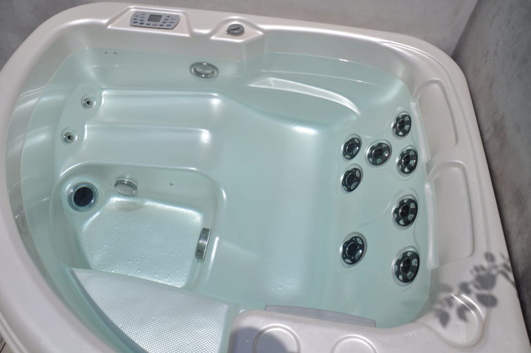 Jacuzzi Kuramathi Maldives