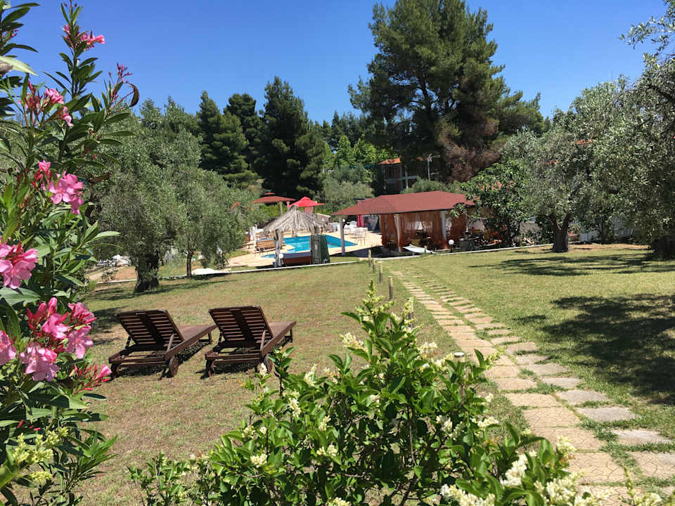 Gartenanlage Villa Askamnia and Suites