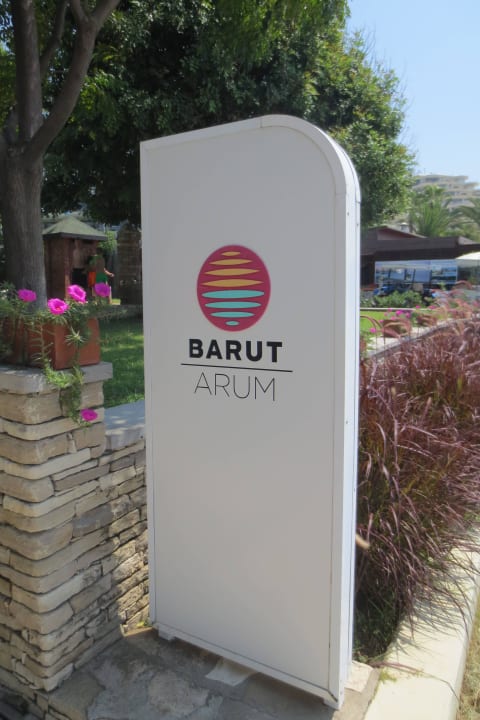 Eingang vom Strand Arum Barut Collection