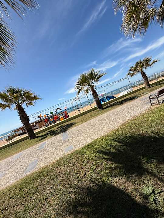 Strand Kamelya Aishen Club