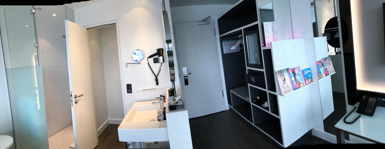 Zimmer INNSiDE by Meliá Düsseldorf Hafen