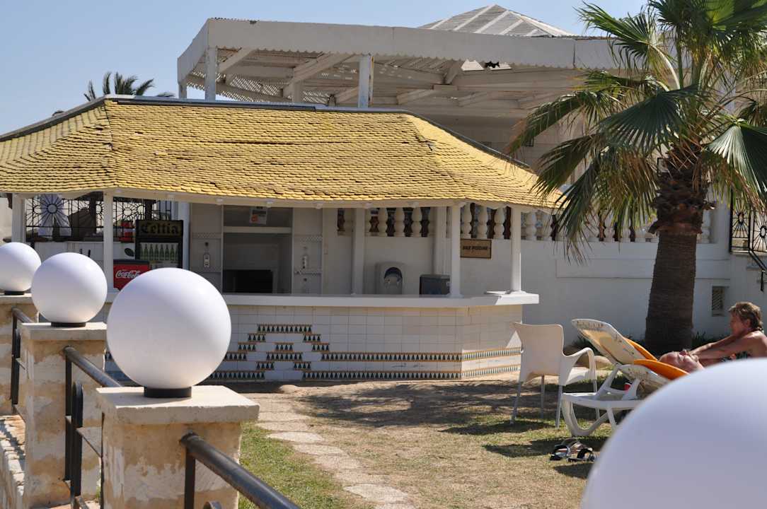 Poolbar am Mittag Alassio Hotel and Thalasso