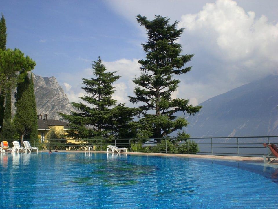 Der obere Pool des Hotels San Pietro Hotel San Pietro
