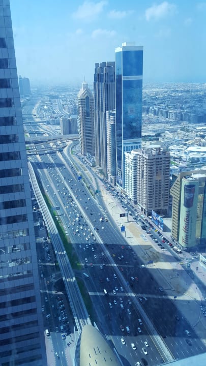 Ausblick aus Sky Deluxe Room in der 48. Etage Rose Rayhaan by Rotana