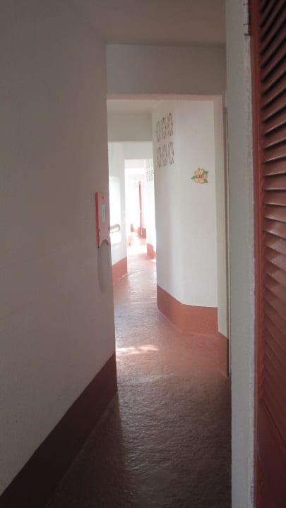 Zugang zu den Zimmern Jolly Beach Resort