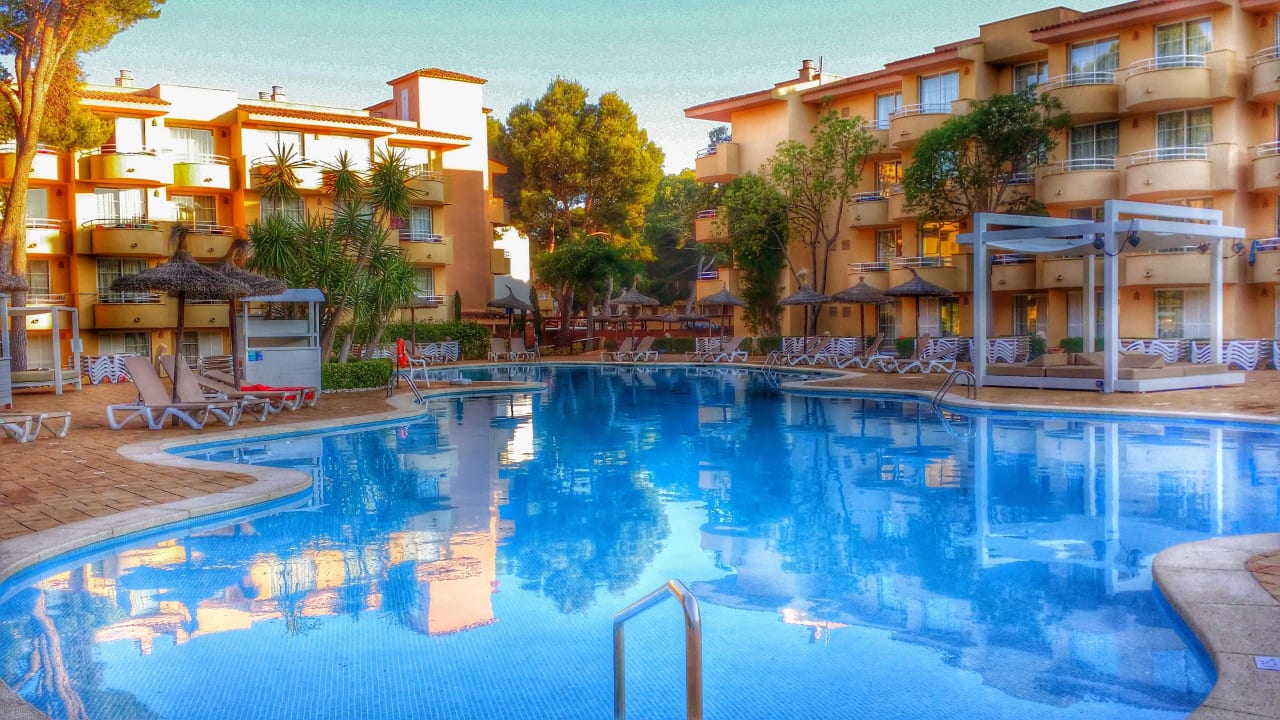 Poolbereich Prinsotel La Pineda