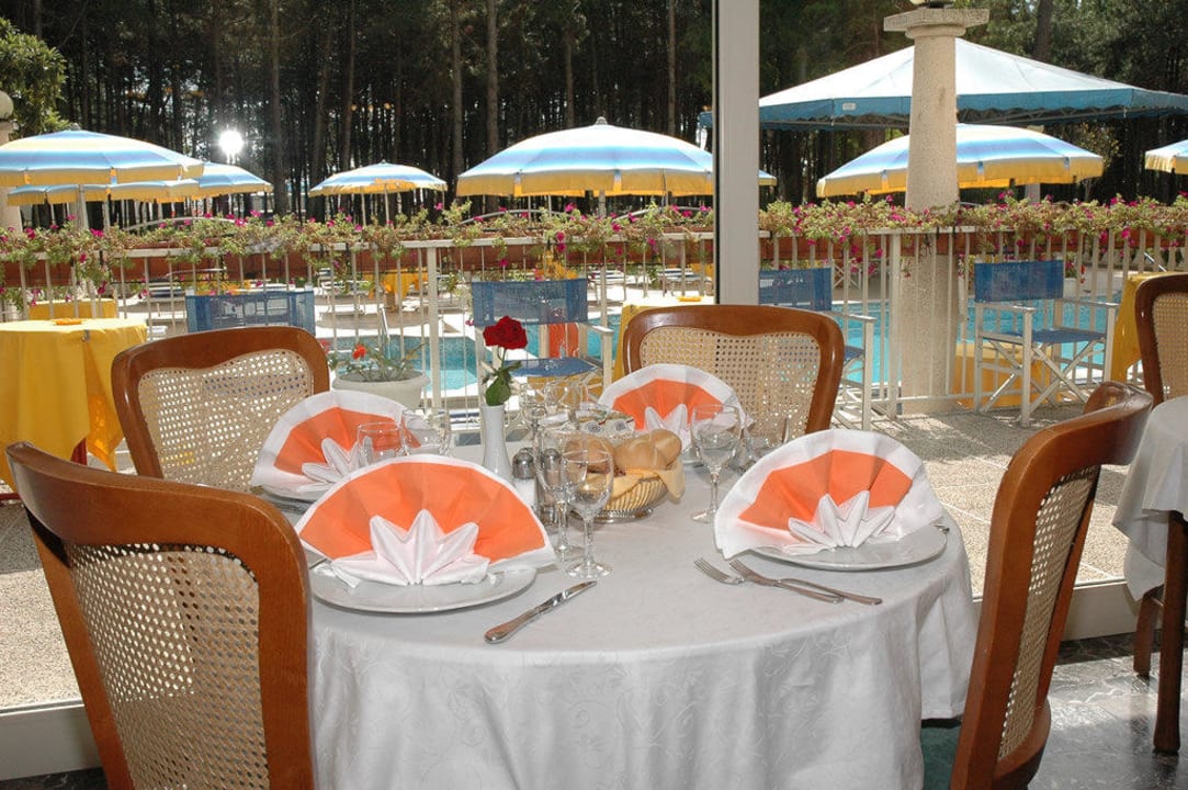 Tavolo ristorante Hotel Colorado