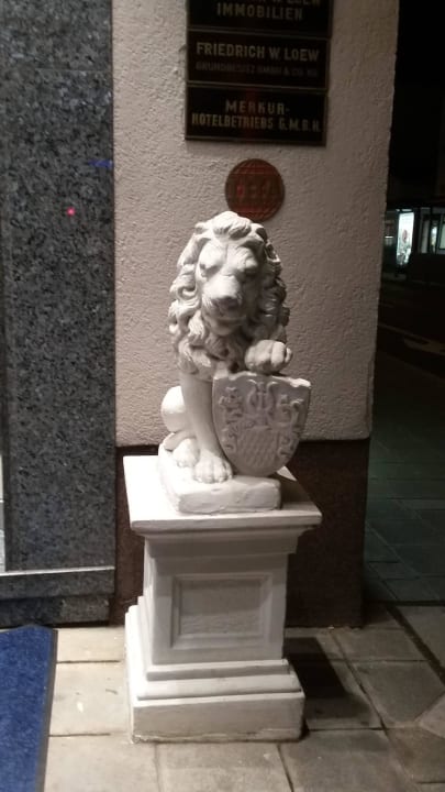 Super Hotel Eingang Ringhotel Loew's Merkur