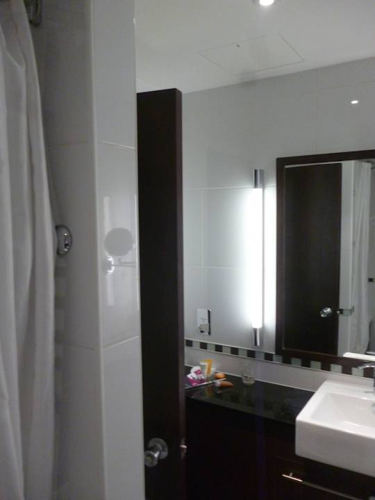 Łazienka Crowne Plaza London - Gatwick Airport