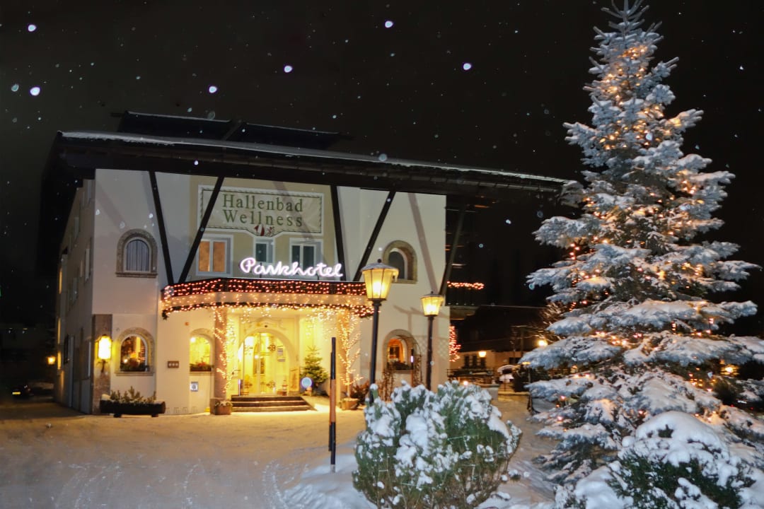 Außenansicht Parkhotel Seefeld