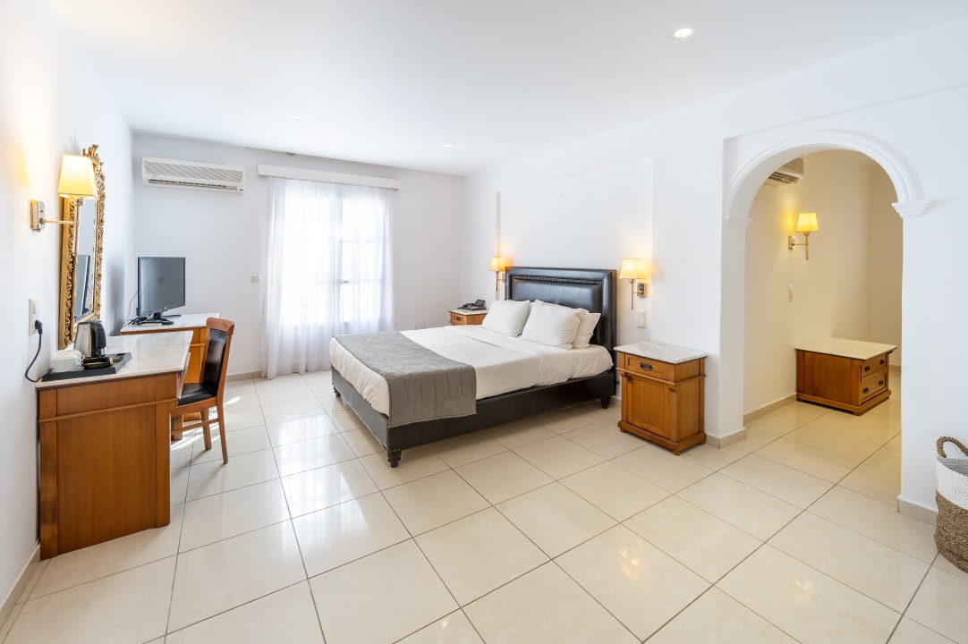 Zimmer Smy Mediterranean White Santorini