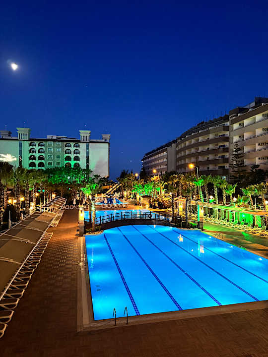 Strand Dizalya Palm Garden