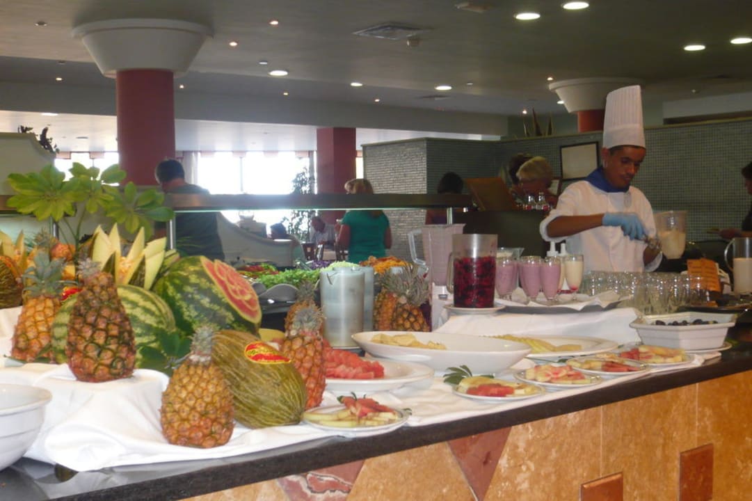 Köstlichkeiten frisch zubereitet am Abend Iberostar Waves Gaviotas Park