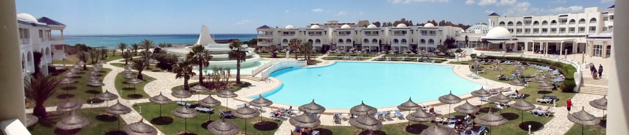 Rund um blick Royal Tulip Taj Sultan