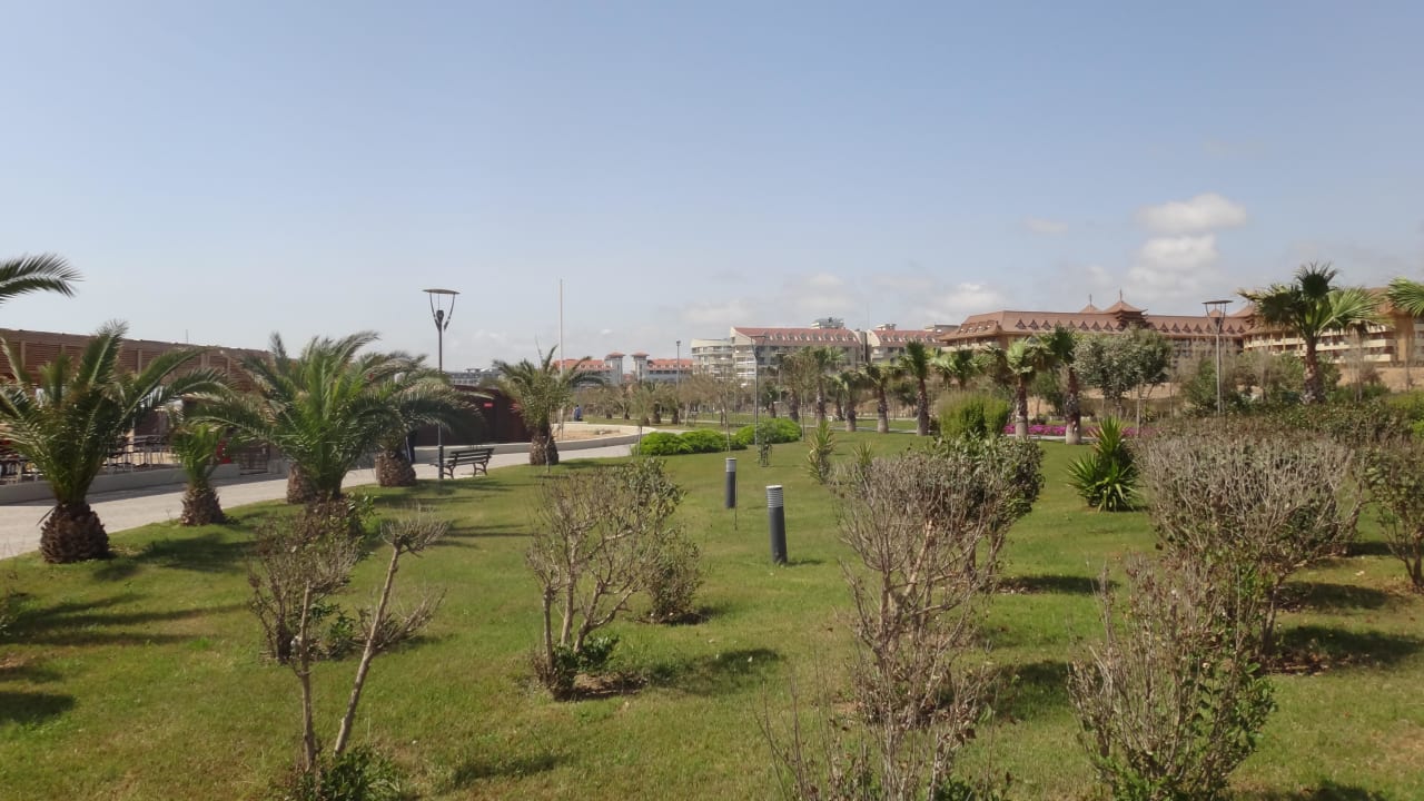 Vorm Strandbereich Side Crown Palace