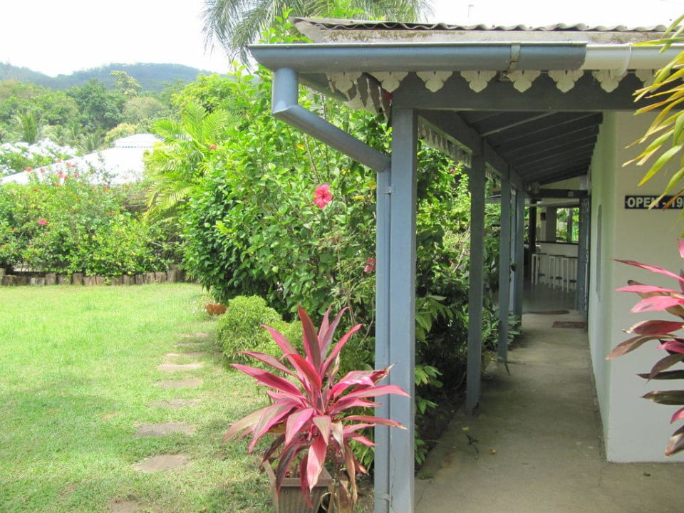 Gartenanlage des Auberge D´Anse Boileau Auberge D'Anse Boileau