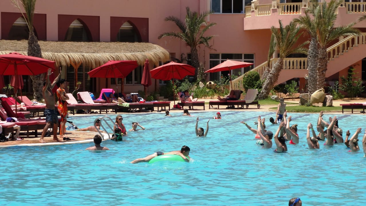 Animatorzy i gimnastyka w wodzie Lella Meriam Hotel & Club