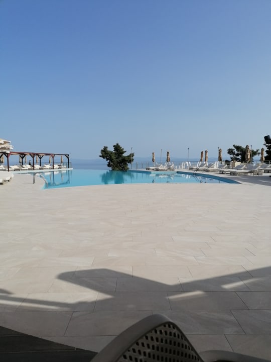 Pool Alia Palace