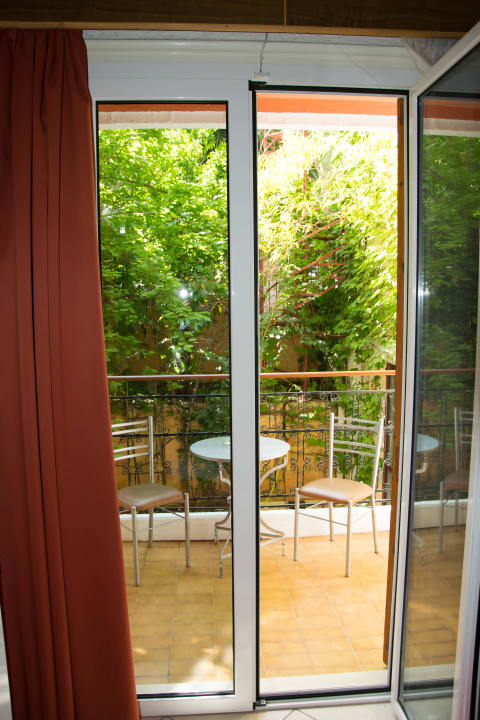 Drugi drzwi balkonowe niemożliwe do twarcia Hotel Lydia's Beach