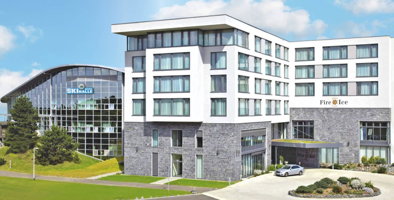 Hotel Fire & Ice mit JEVER FUN SKIHALLE Neuss Hotel Fire & Ice