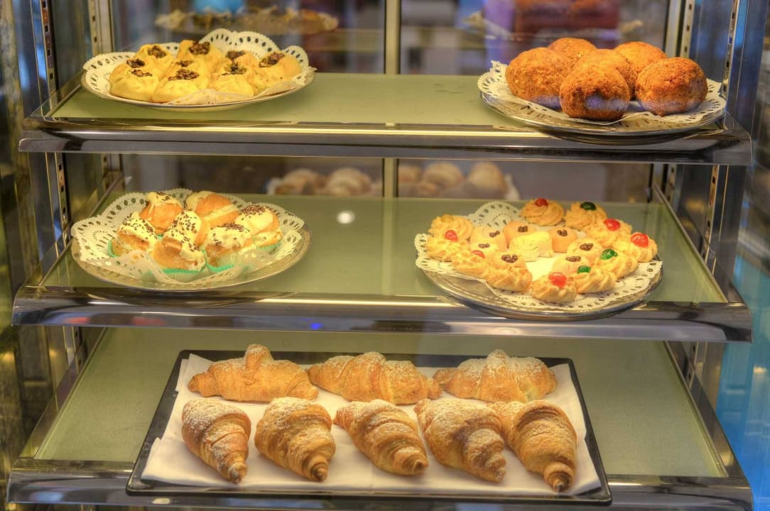 Snacks Alexandra Hotel