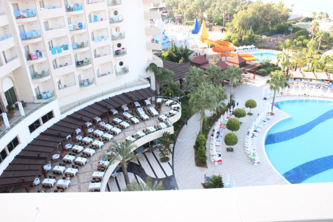 Aussicht zur Terrasse zum Essbereich  Saphir Resort & Spa