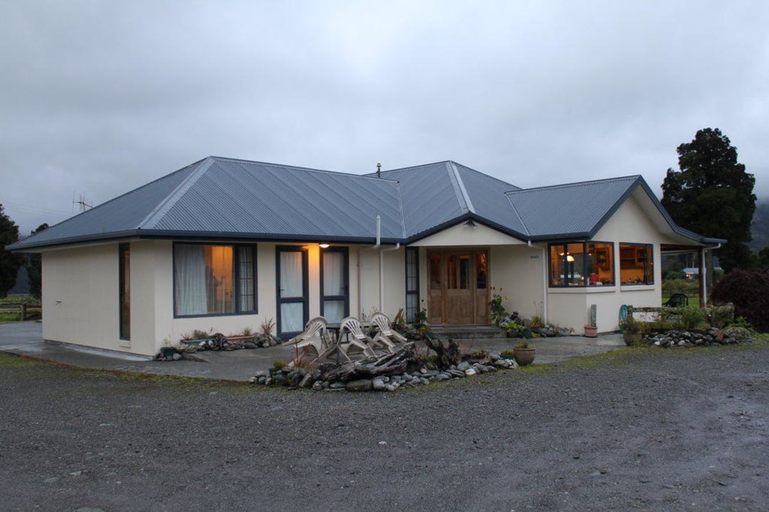 Blick vom "Parkplatz" Fox Glacier Mountain View Bed & Breakfast