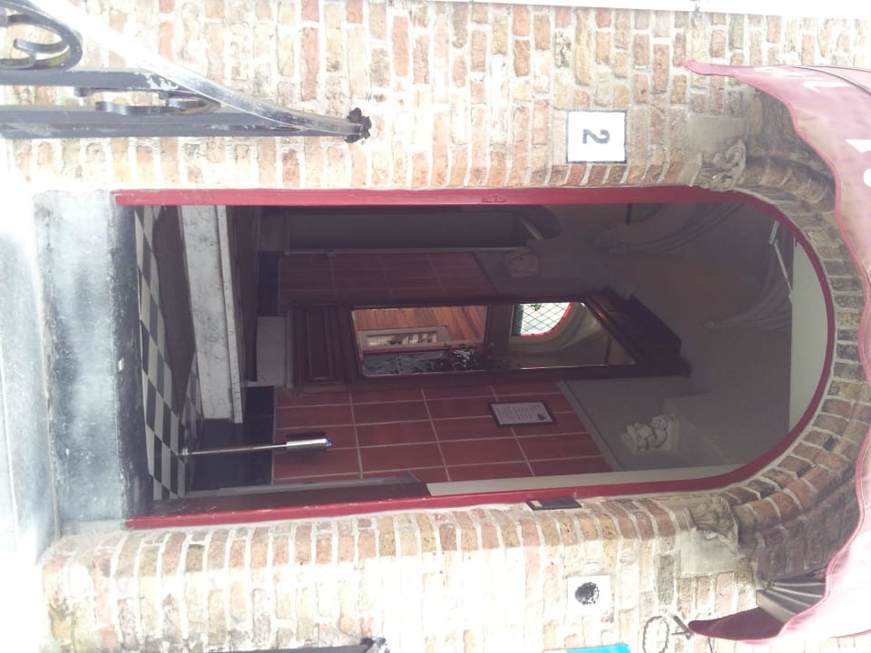 Hoofdingang Hotel Ter Brughe