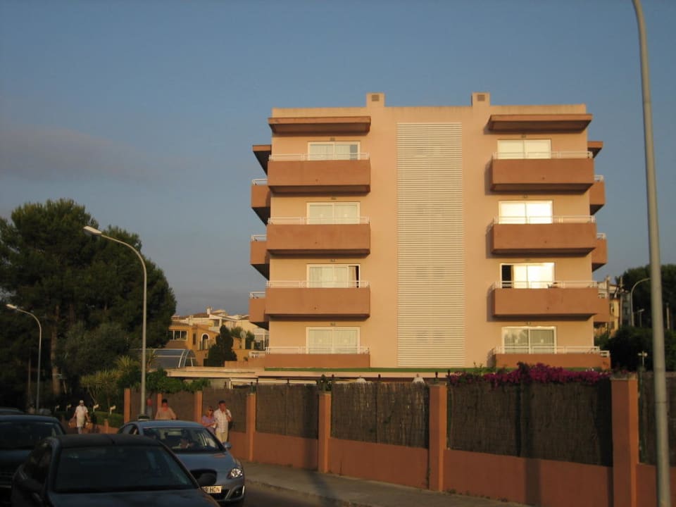 Seitenansicht des Hotels am Abend Reverence Life  - Adults only