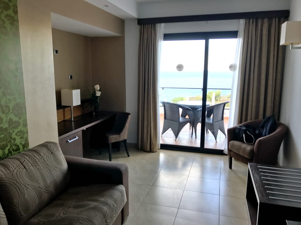 Zimmer Occidental Roca Negra