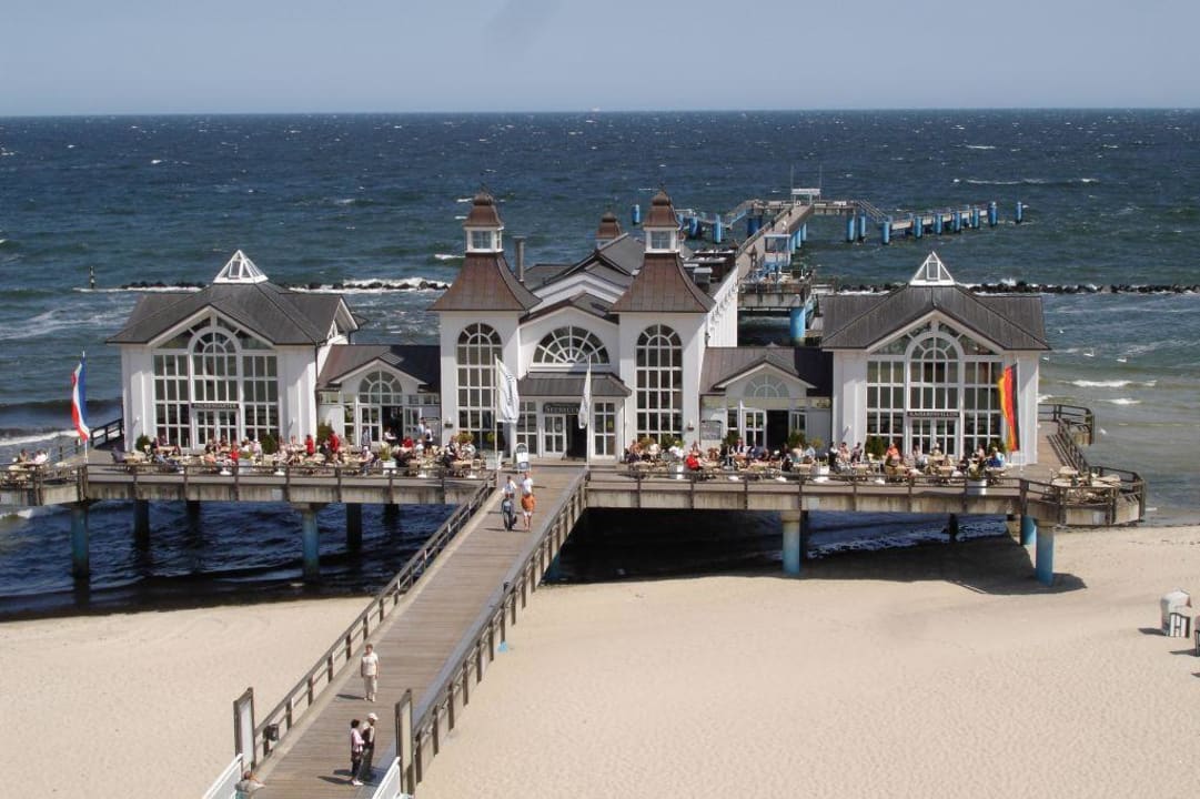 Blick vom Balkon auf die Seebrücke Hotel Kurhaus Sellin