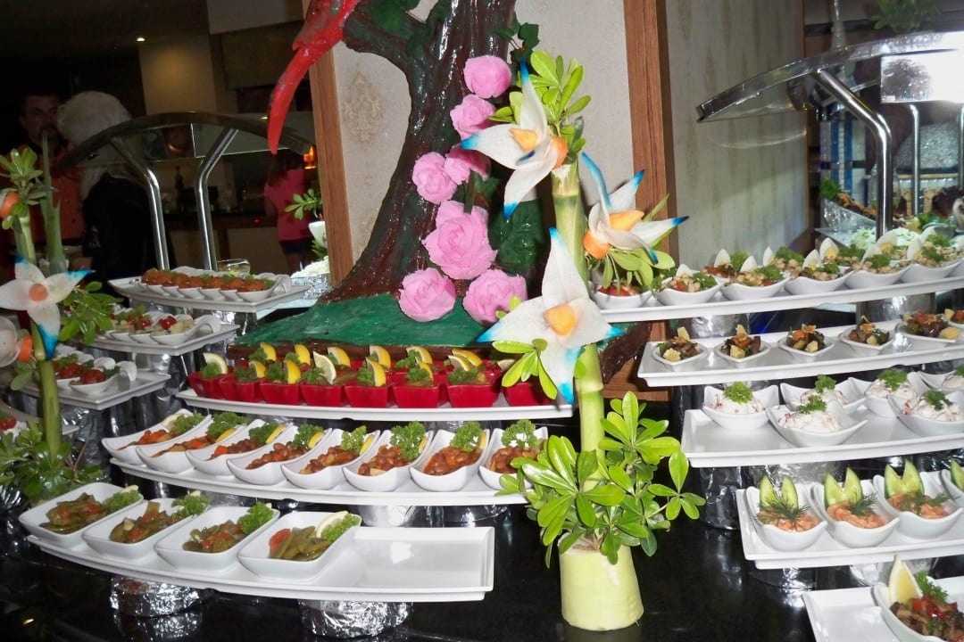 Salat in kleinen Schälchen Annabella Diamond Hotel & Spa