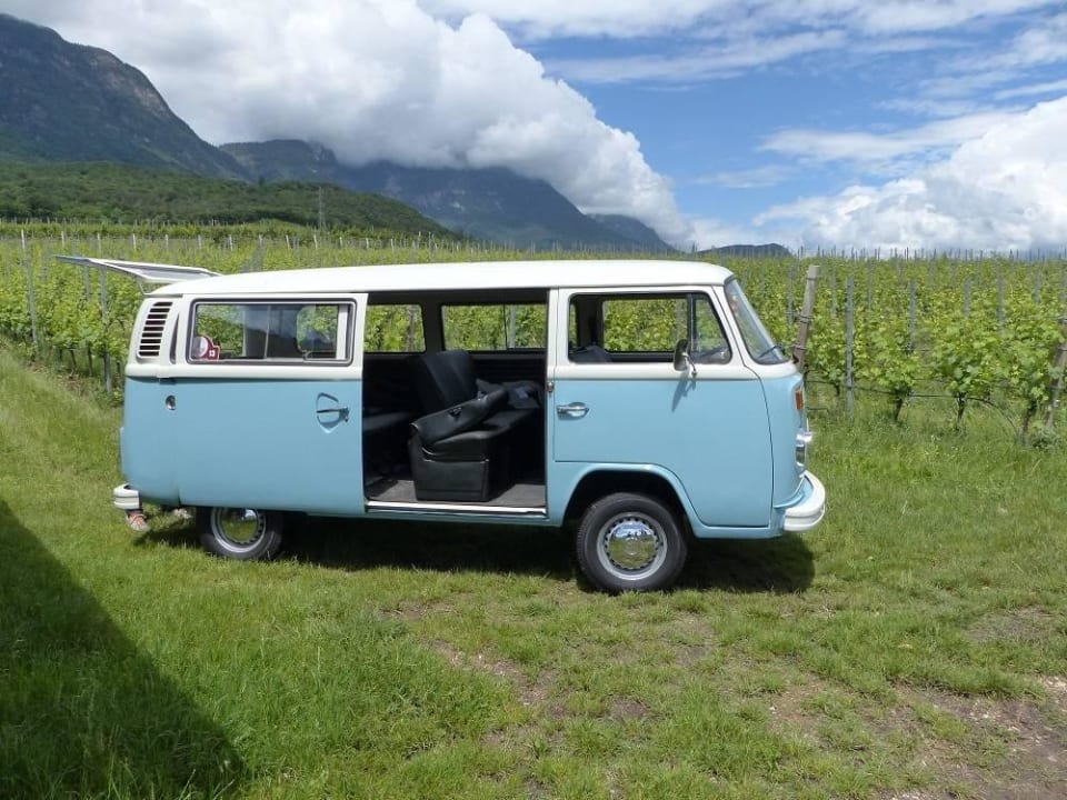 Ausflug mit dem Bulli in die Weinberge Hotel Ansitz Plantiz