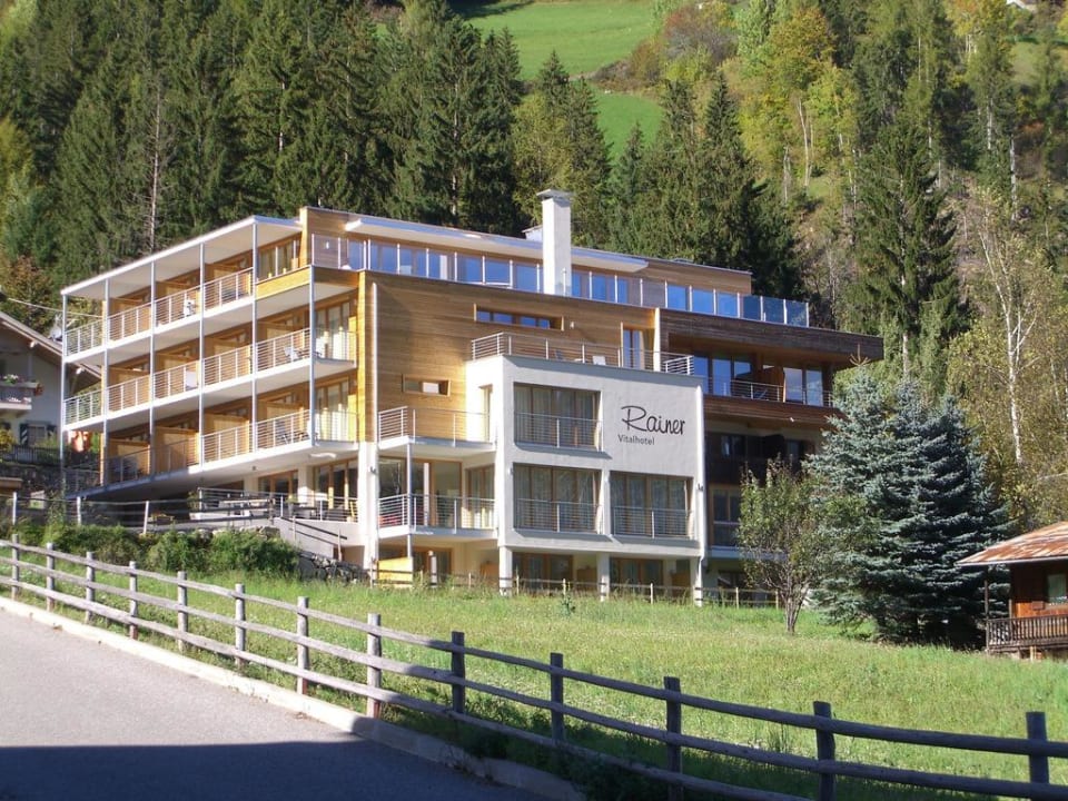 Hotelaußenansicht Vitalhotel Rainer