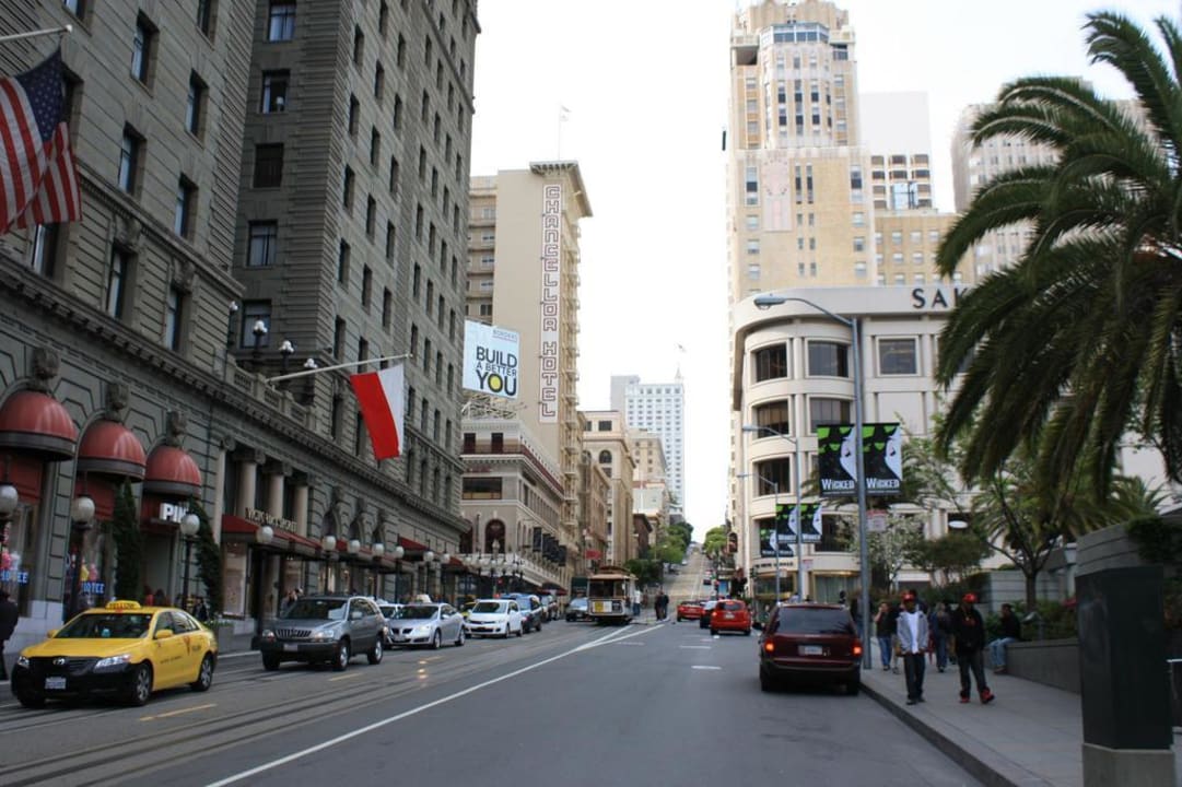 Außenansicht mit Cable Car Haltestelle Hotel The Westin St. Francis