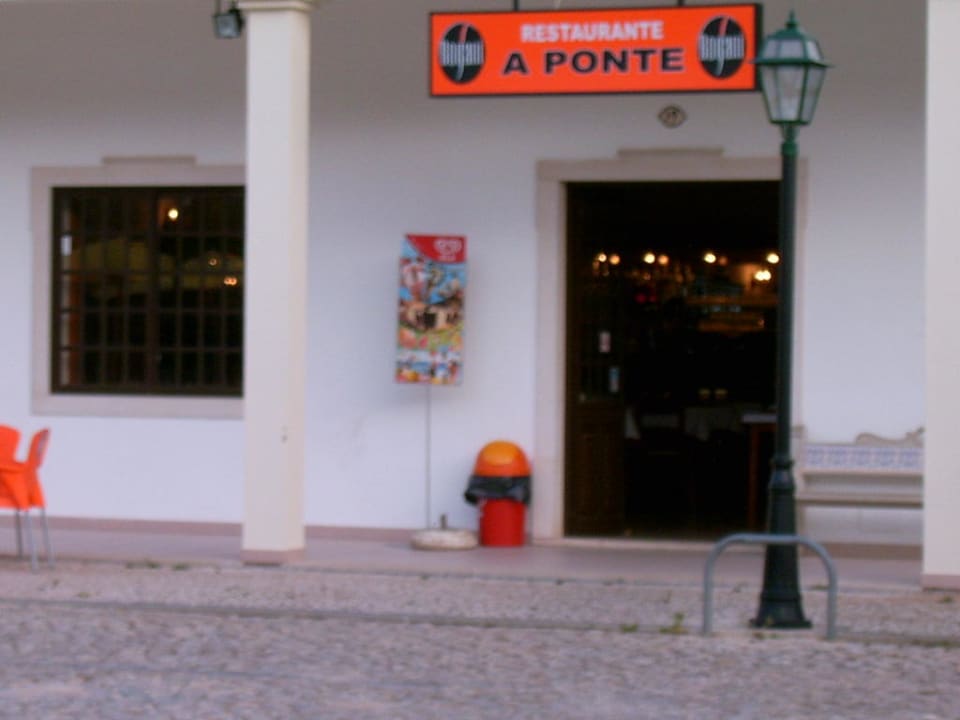Im Ort Alte Hotel