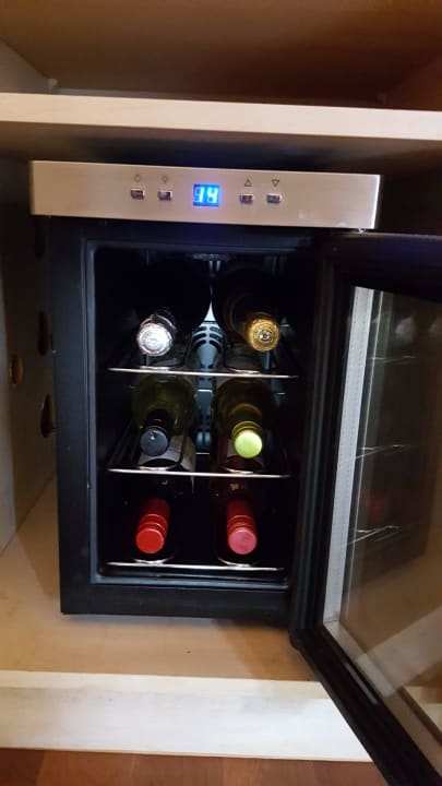 Weinschrank Kuredu Island Resort & Spa