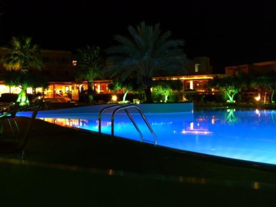 Pool bei Nacht TUI KIDS CLUB Alex Beach