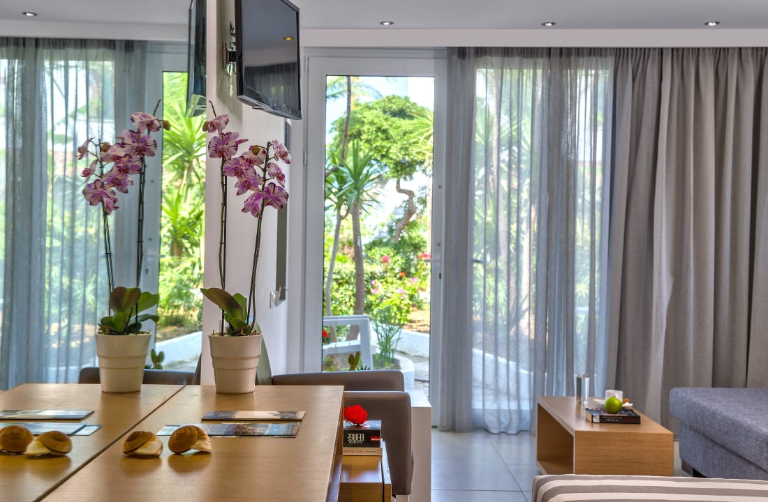 Superior Rooms HARPIN Happy Days Beach Hotel