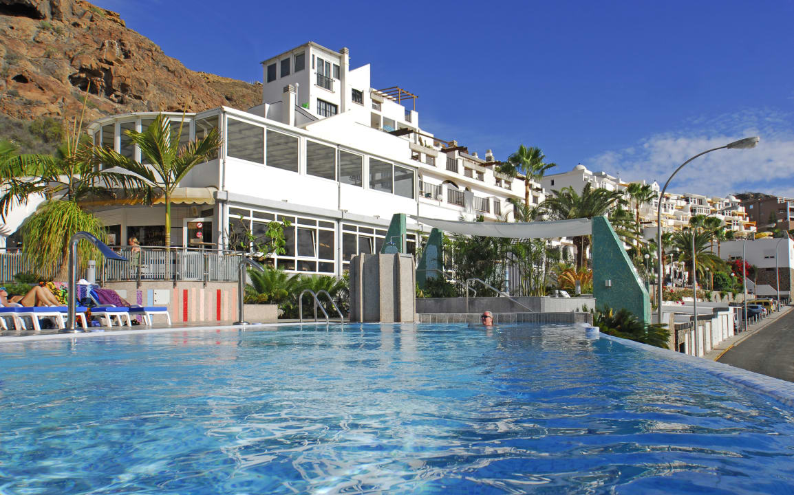 Pool Apartments Curasol