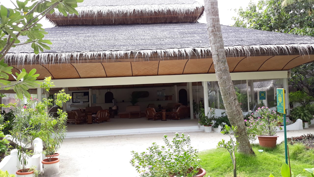 Lobby Angaga Island Resort