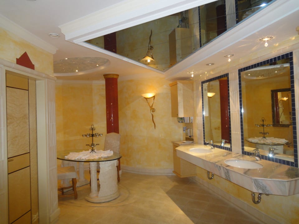 Hotel WC einfach nur edel Wellnessresort Vier Jahreszeiten