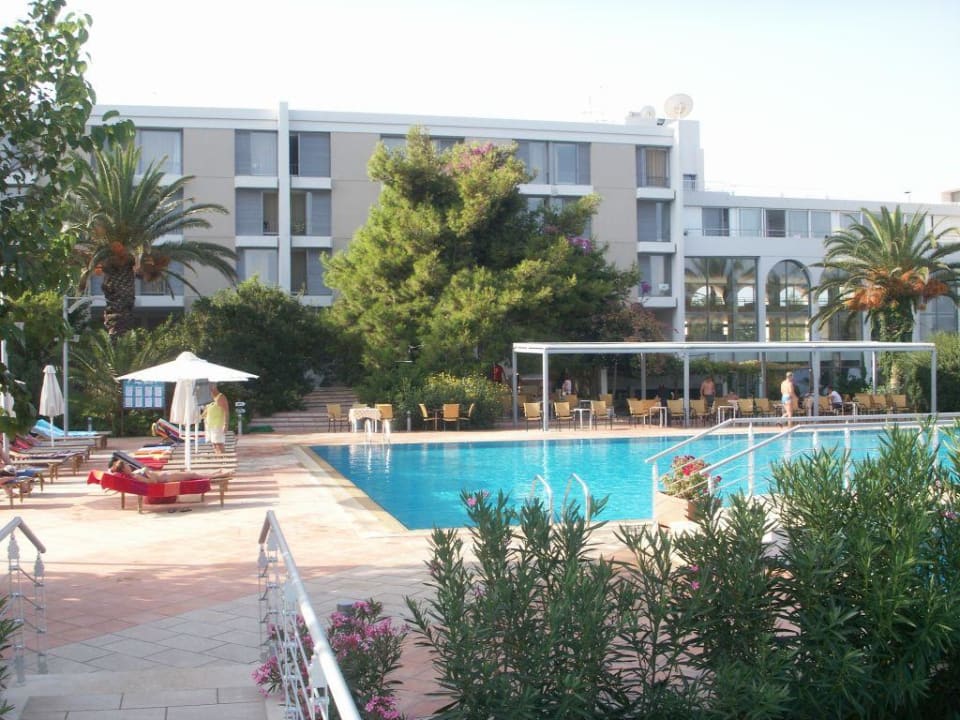 Hotelpool Caravia Beach Hotel